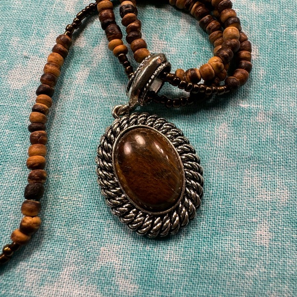 498-PTT Avon Brown Bead Necklace with Tiger Eye Color Setting Slide PreLoved - Picture 9 of 9